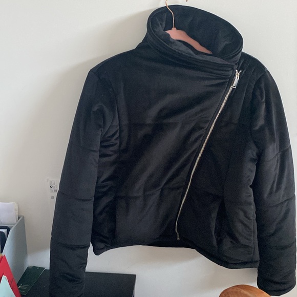 Beautiful black jacket - Picture 4 of 4